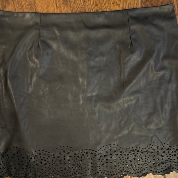 Colleen Lopez Black Embellished Pencil Mini Skirt - Picture 2 of 5